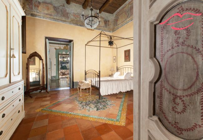House in Positano - Estate4home - Palazzo Crocione  House in Positano - Estate4home - Palazzo Crocione