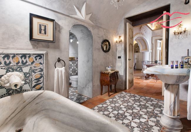 House in Positano - Estate4home - Palazzo Crocione  House in Positano - Estate4home - Palazzo Crocione