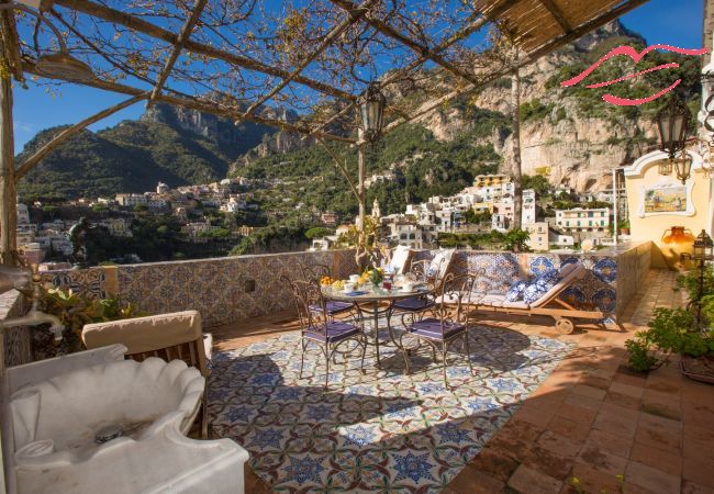 House in Positano - Estate4home - Palazzo Crocione  House in Positano - Estate4home - Palazzo Crocione