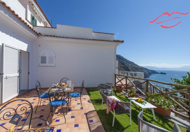 Villa in Praiano - Villa Ecuba - Villa for groups in a strategic position Villa in Praiano - Villa Ecuba - Villa for groups in a strategic position