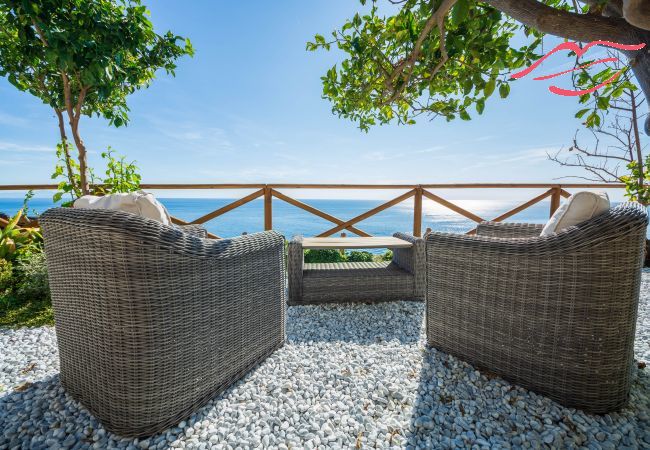 Villa in Maiori - Luxury Villa Vittoria- Villa with garden, swimming pool and jacuzzi overlooking the sea Villa in Maiori - Luxury Villa Vittoria- Villa with garden, swimming pool and jacuzzi overlooking the sea