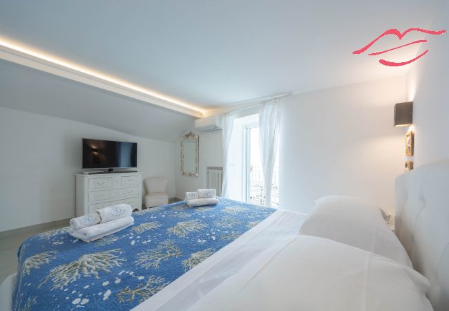 Villa in Maiori - Luxury Villa Vittoria- Villa with garden, swimming pool and jacuzzi overlooking the sea Villa in Maiori - Luxury Villa Vittoria- Villa with garden, swimming pool and jacuzzi overlooking the sea