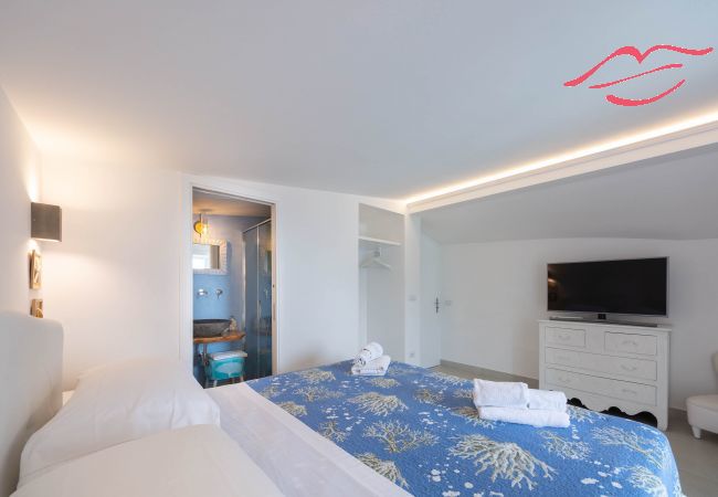 Villa in Maiori - Luxury Villa Vittoria- Villa with garden, swimming pool and jacuzzi overlooking the sea Villa in Maiori - Luxury Villa Vittoria- Villa with garden, swimming pool and jacuzzi overlooking the sea