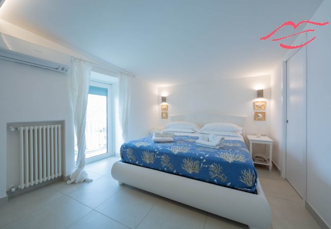 Villa in Maiori - Luxury Villa Vittoria- Villa with garden, swimming pool and jacuzzi overlooking the sea Villa in Maiori - Luxury Villa Vittoria- Villa with garden, swimming pool and jacuzzi overlooking the sea