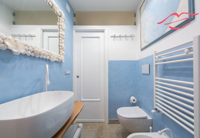 Villa in Maiori - Luxury Villa Vittoria- Villa with garden, swimming pool and jacuzzi overlooking the sea Villa in Maiori - Luxury Villa Vittoria- Villa with garden, swimming pool and jacuzzi overlooking the sea