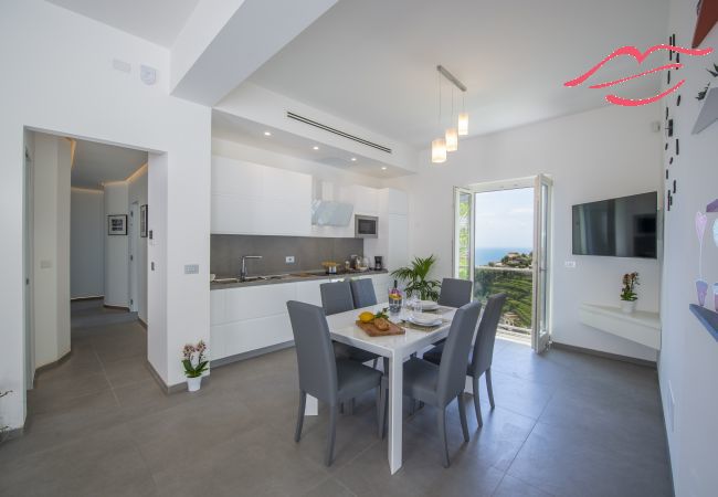 Villa in Amalfi - Villa Donna Rachele - Sea view Jacuzzi and Free Parking Villa in Amalfi - Villa Donna Rachele - Sea view Jacuzzi and Free Parking