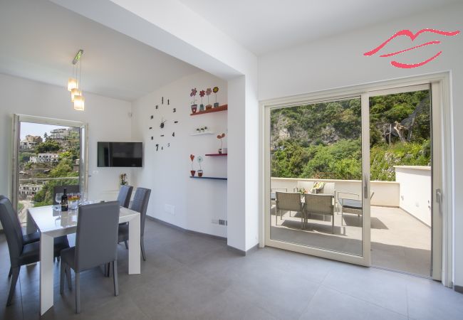 Villa in Amalfi - Villa Donna Rachele - Sea view Jacuzzi and Free Parking Villa in Amalfi - Villa Donna Rachele - Sea view Jacuzzi and Free Parking