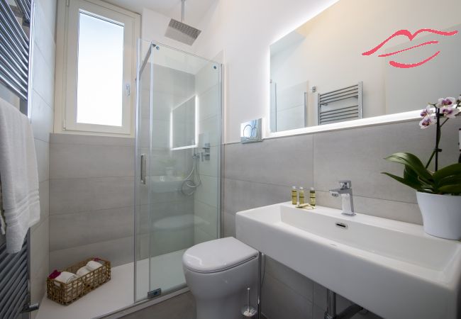 Villa in Amalfi - Villa Donna Rachele - Sea view Jacuzzi and Free Parking Villa in Amalfi - Villa Donna Rachele - Sea view Jacuzzi and Free Parking