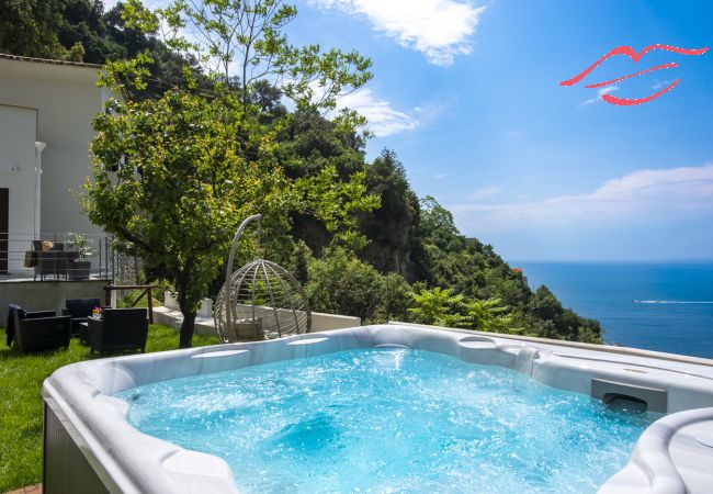 Villa in Amalfi - Villa Donna Rachele - Sea view Jacuzzi and Free Parking