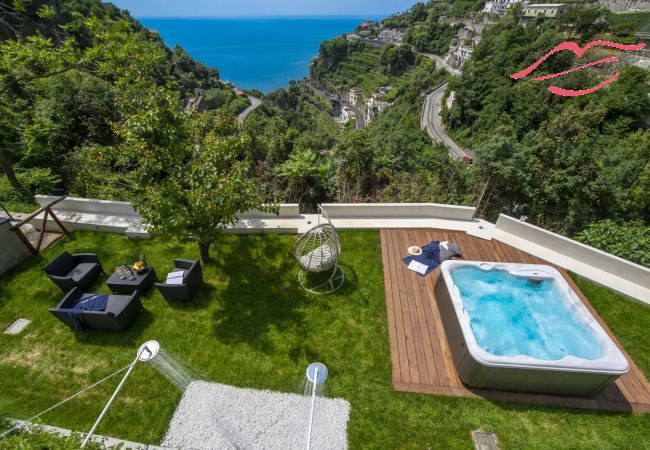 Villa in Amalfi - Villa Donna Rachele - Sea view Jacuzzi and Free Parking Villa in Amalfi - Villa Donna Rachele - Sea view Jacuzzi and Free Parking