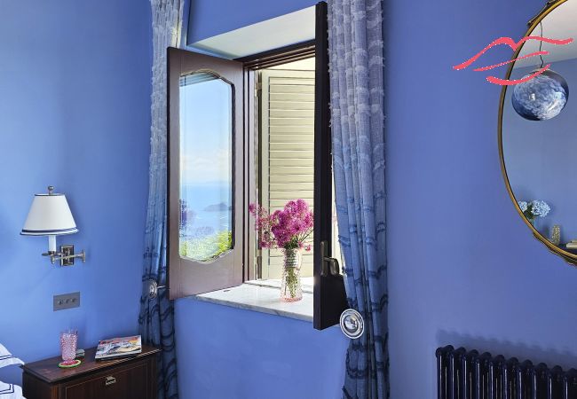 House in Praiano - Villa Grà - Enchanting Villa overlooking the Sea House in Praiano - Villa Grà - Enchanting Villa overlooking the Sea