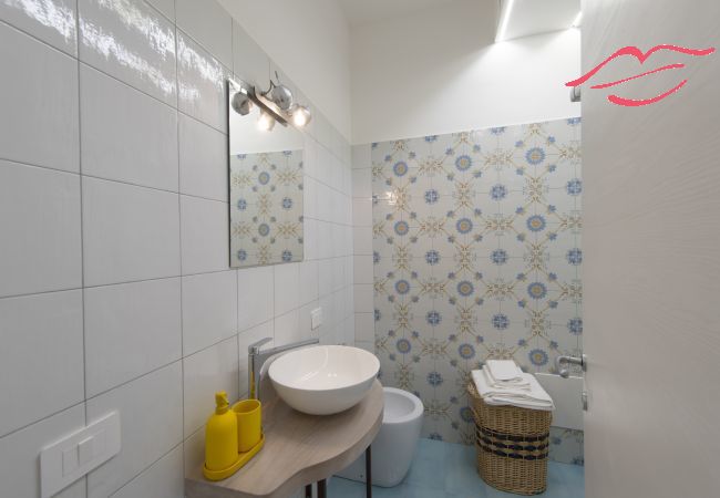 Apartment in Maiori - Suite Nerano - In the center of Maiori, a few steps from the sea Apartment in Maiori - Suite Nerano - In the center of Maiori, a few steps from the sea