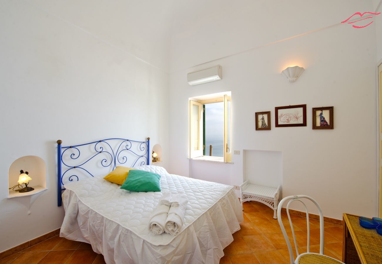 Villa in Praiano - Casa Alessia - Big terrace on the sea, ideal for large families Villa in Praiano - Casa Alessia - Big terrace on the sea, ideal for large families