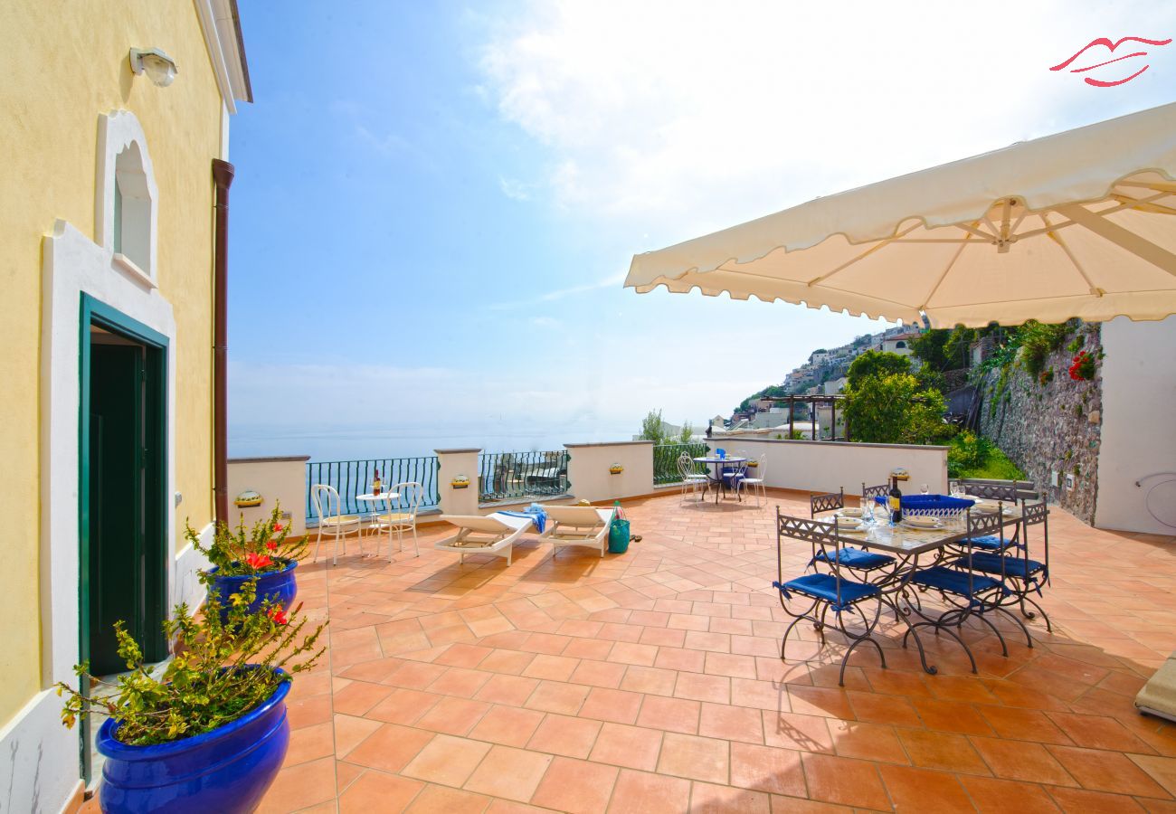 Villa in Praiano - Casa Alessia - Big terrace on the sea, ideal for large families Villa in Praiano - Casa Alessia - Big terrace on the sea, ideal for large families