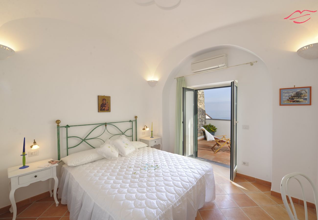 Villa in Praiano - Casa Alessia - Big terrace on the sea, ideal for large families Villa in Praiano - Casa Alessia - Big terrace on the sea, ideal for large families
