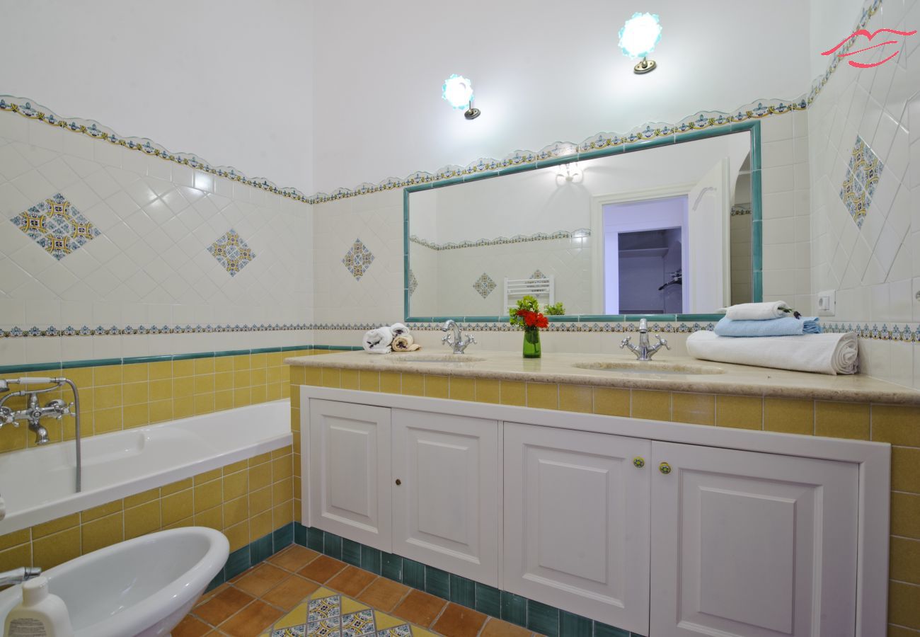 Villa in Praiano - Casa Alessia - Big terrace on the sea, ideal for large families Villa in Praiano - Casa Alessia - Big terrace on the sea, ideal for large families