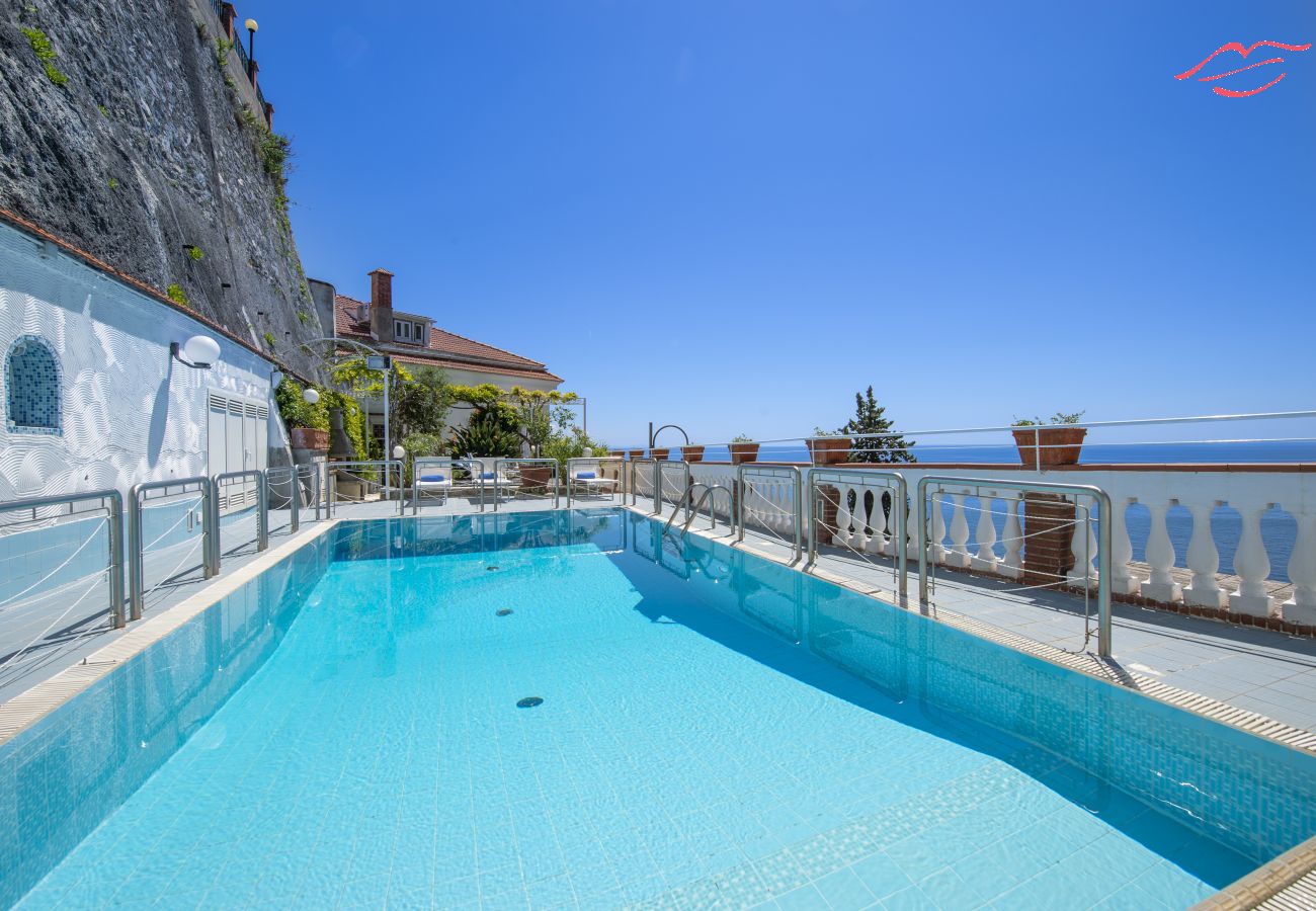 Villa in Ravello - Villa Arte - Luxurious Villa for Large Groups with Private Pool
