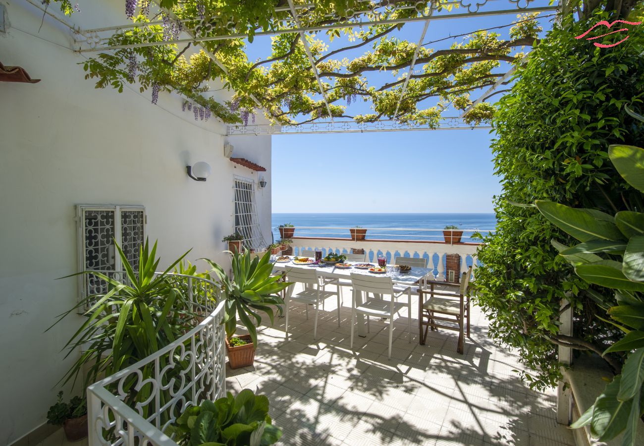 Villa in Ravello - Villa Arte - Luxurious Villa for Large Groups with Private Pool