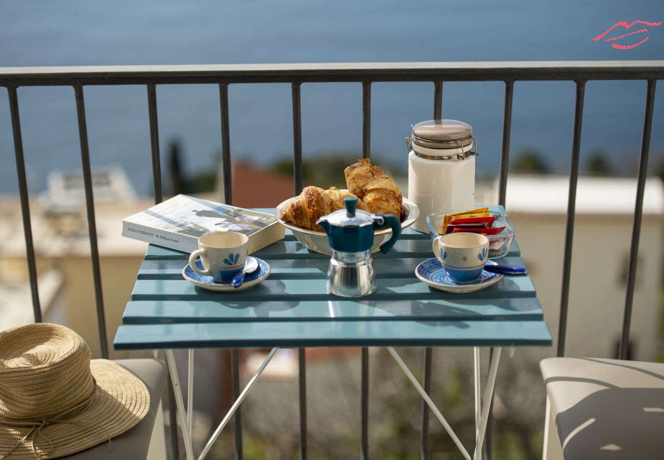 House in Praiano - Il Profumo dei Fiori Suite - Panoramic suite on Capri and Positano
