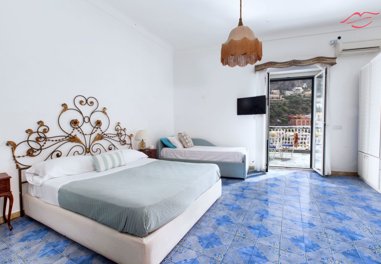 House in Positano - Estate4home- La casa del maresciallo House in Positano - Estate4home- La casa del maresciallo